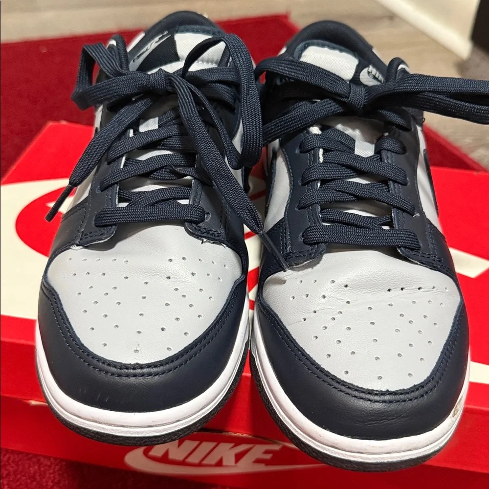 Nike Men's Georgetown Dunks in original box - Picture 5 of 7